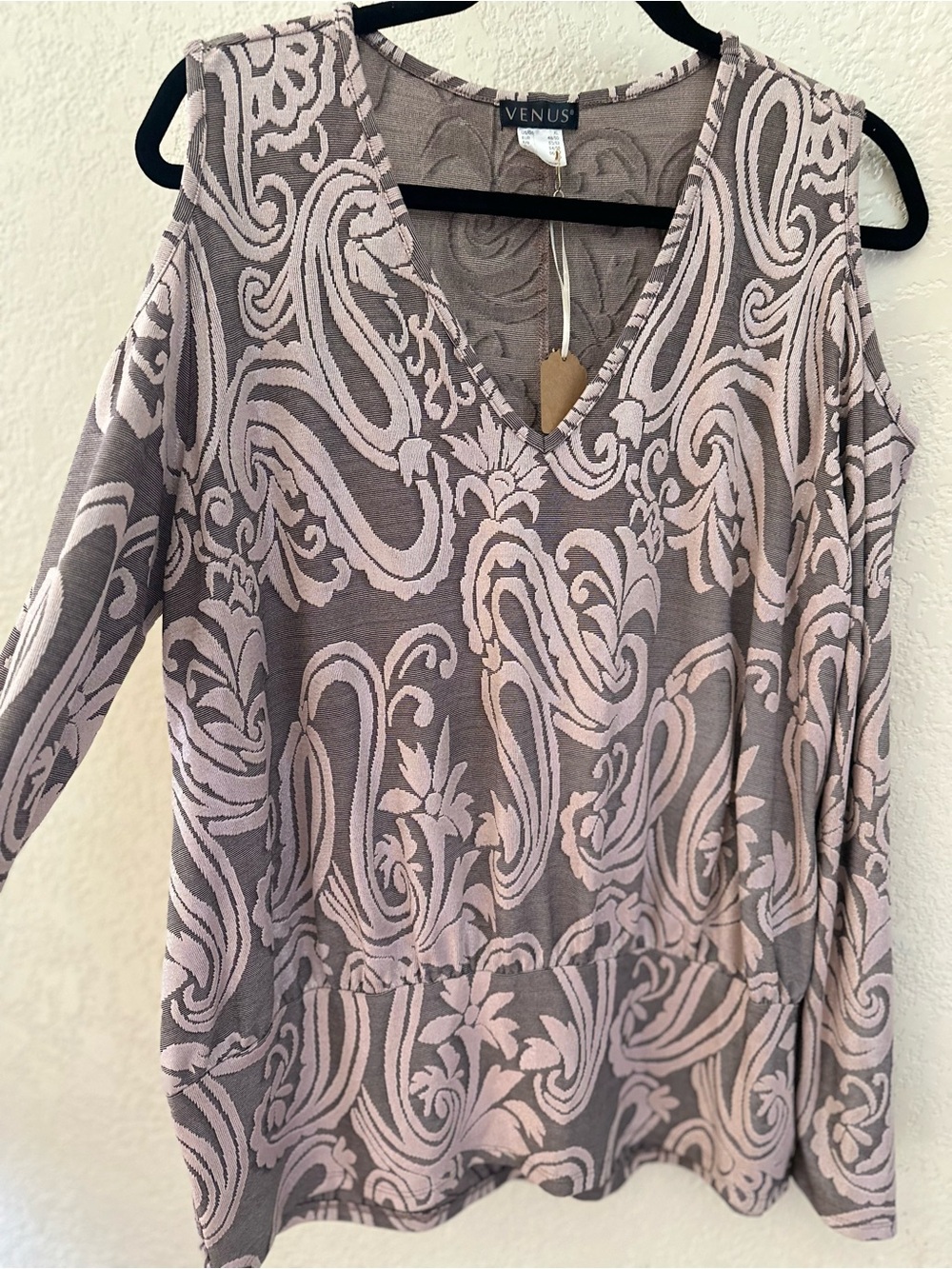 VENUS Gray and Light Pink Paisley Waistband Top